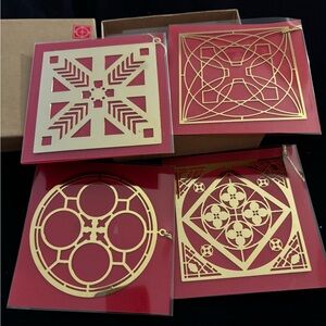 FRANK LLOYD WRIGHT GEOMETRIC GOLD TONE METAL ORNAMENTS, set 4 NWT